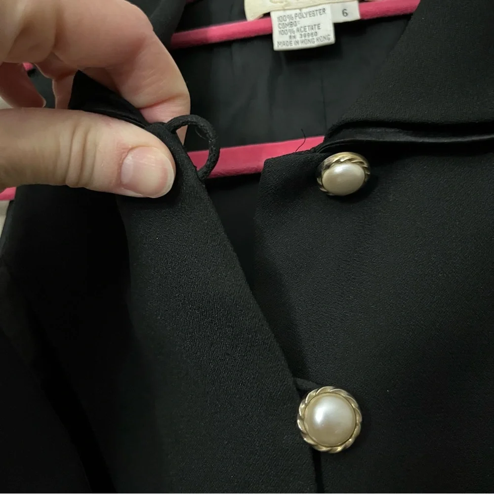 Cache Black Sleeveless Pearl-Button Vest - Picture 3 of 10